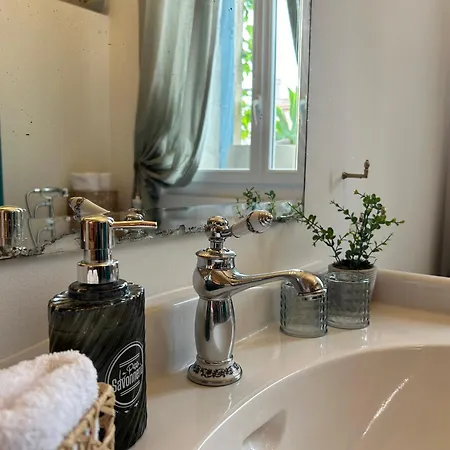 Maison La Boheme Parenthese Enchantee Au Coeur Du Charme, Petit-dejeuner De Reve Bed & Breakfast Vias