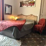 Maison La Boheme Parenthese Enchantee Au Coeur Du Charme, Petit-dejeuner De Reve B&B 비아스