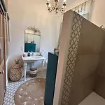 Maison La Boheme Parenthese Enchantee Au Coeur Du Charme, Petit-dejeuner De Reve * 비아스