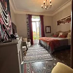 Maison La Boheme Parenthese Enchantee Au Coeur Du Charme, Petit-dejeuner De Reve B&B 비아스