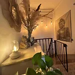 Maison La Boheme Parenthese Enchantee Au Coeur Du Charme, Petit-dejeuner De Reve B&B 비아스