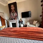 Maison La Boheme Parenthese Enchantee Au Coeur Du Charme, Petit-dejeuner De Reve B&B