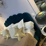 Maison La Boheme Parenthese Enchantee Au Coeur Du Charme, Petit-dejeuner De Reve B&B
