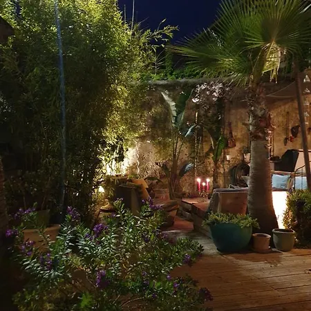 Maison La Boheme Parenthese Enchantee Au Coeur Du Charme, Petit-dejeuner De Reve Vias