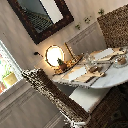Maison La Boheme Parenthese Enchantee Au Coeur Du Charme, Petit-dejeuner De Reve Vias