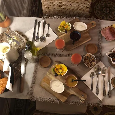 Maison La Boheme Parenthese Enchantee Au Coeur Du Charme, Petit-dejeuner De Reve Bed & Breakfast Vias