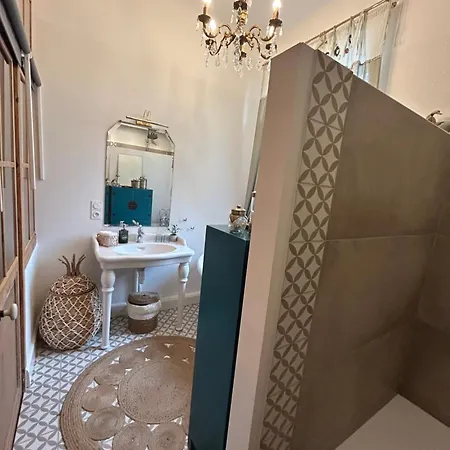 Maison La Boheme Parenthese Enchantee Au Coeur Du Charme, Petit-dejeuner De Reve * Vias