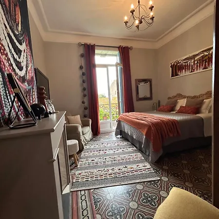 Maison La Bohème Parenthèse Enchantée Au Cœur Du Charme, Petit-déjeuner De Rêve Couette-café Vias