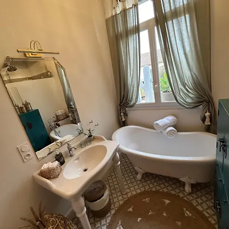 Maison La Boheme Parenthese Enchantee Au Coeur Du Charme, Petit-dejeuner De Reve Vias