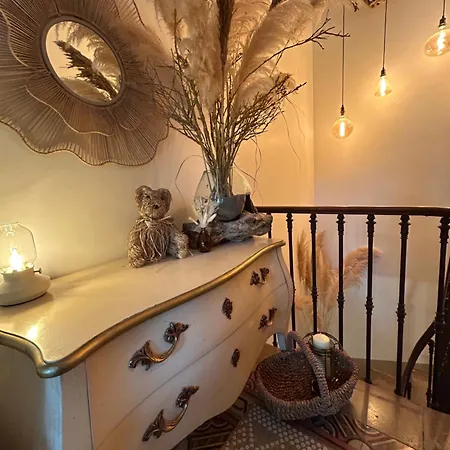 Bed & Breakfast Maison La Boheme Parenthese Enchantee Au Coeur Du Charme, Petit-dejeuner De Reve *