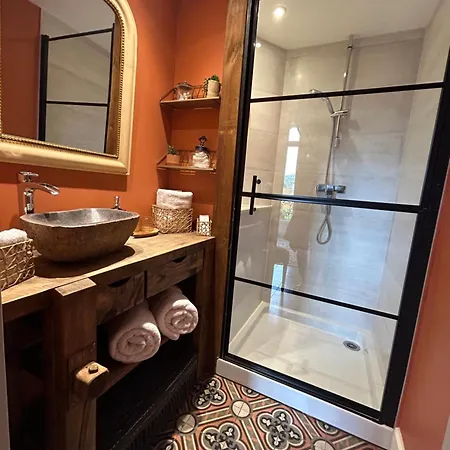 Couette-café Maison La Boheme Jacuzzi *