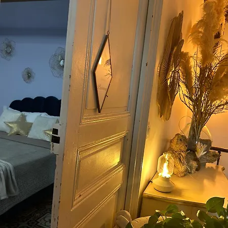 Maison La Bohème Parenthèse Enchantée Au Cœur Du Charme, Petit-déjeuner De Rêve Couette-café Vias