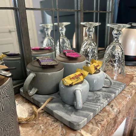Maison La Bohème Parenthèse Enchantée Au Cœur Du Charme, Petit-déjeuner De Rêve Couette-café *
