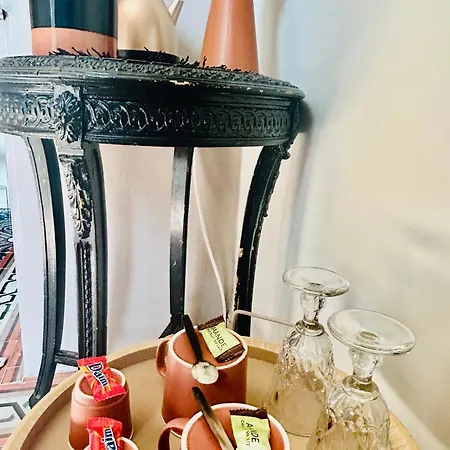 Couette-café Maison La Bohème Parenthèse Enchantée Au Cœur Du Charme, Petit-déjeuner De Rêve