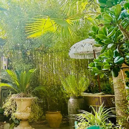 Maison La Boheme Parenthese Enchantee Au Coeur Du Charme, Petit-dejeuner De Reve Bed & Breakfast