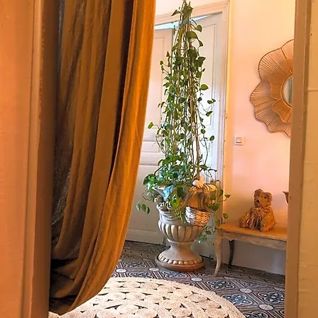 Maison La Boheme Parenthese Enchantee Au Coeur Du Charme, Petit-dejeuner De Reve Frühstückspension Vias