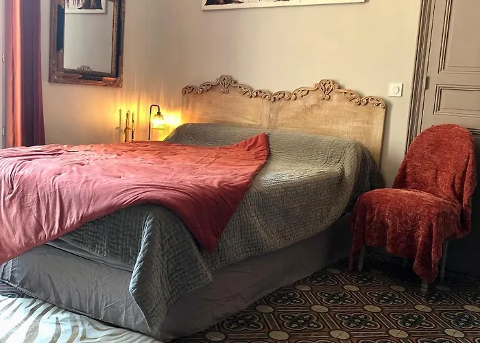 Maison La Boheme Parenthese Enchantee Au Coeur Du Charme, Petit-dejeuner De Reve Bed and Breakfast Vias