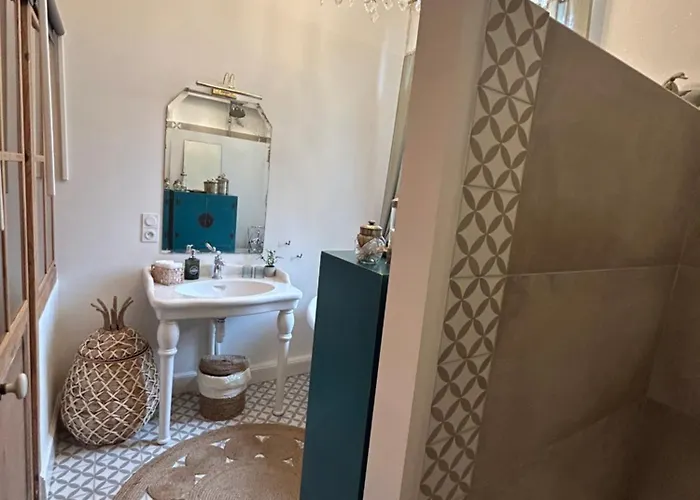 Maison La Boheme Parenthese Enchantee Au Coeur Du Charme, Petit-dejeuner De Reve * Vias