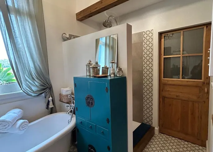 Maison La Boheme Parenthese Enchantee Au Coeur Du Charme, Petit-dejeuner De Reve Vias