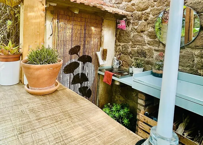 Maison La Boheme Parenthese Enchantee Au Coeur Du Charme, Petit-dejeuner De Reve Bed and Breakfast Vias
