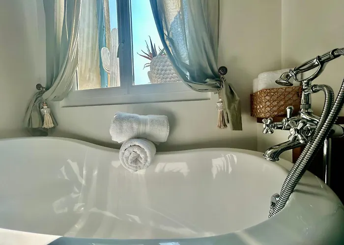 Maison La Boheme Parenthese Enchantee Au Coeur Du Charme, Petit-dejeuner De Reve * فيا